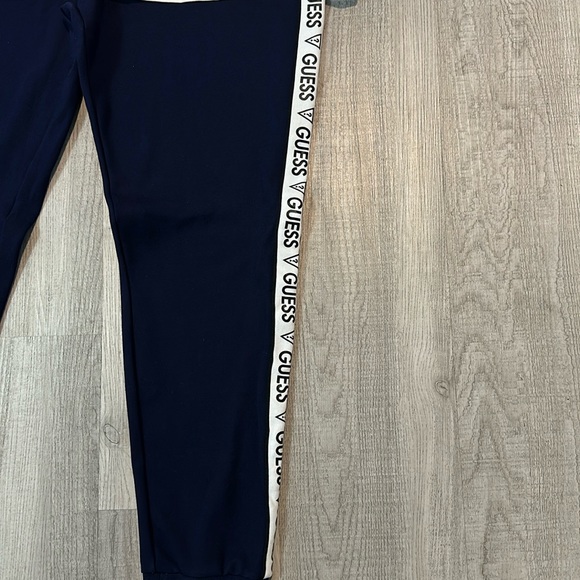 Men Guess Sweatsuit - Picture 6 of 9